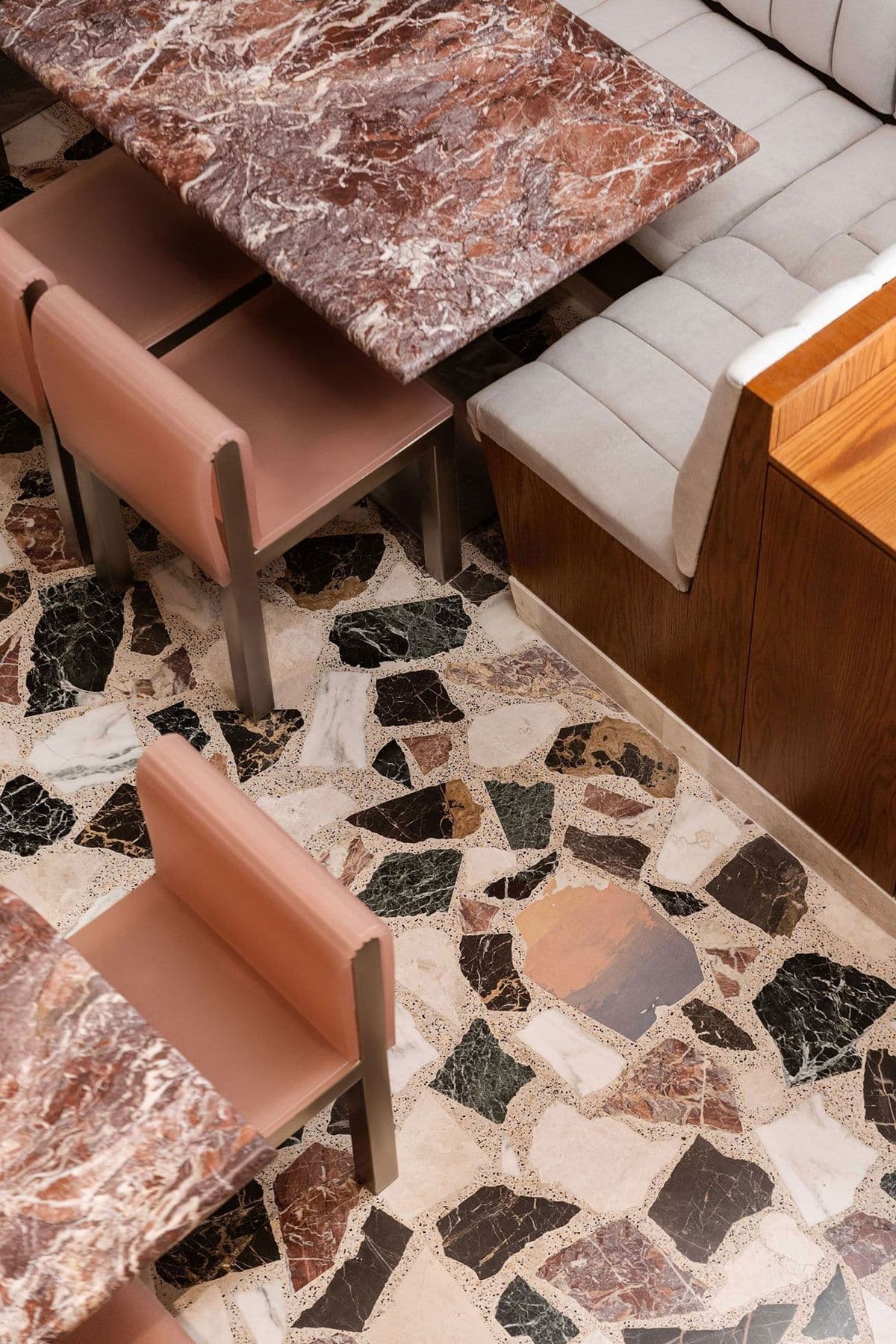 Terrazzo sur mesure dans un espace de réception